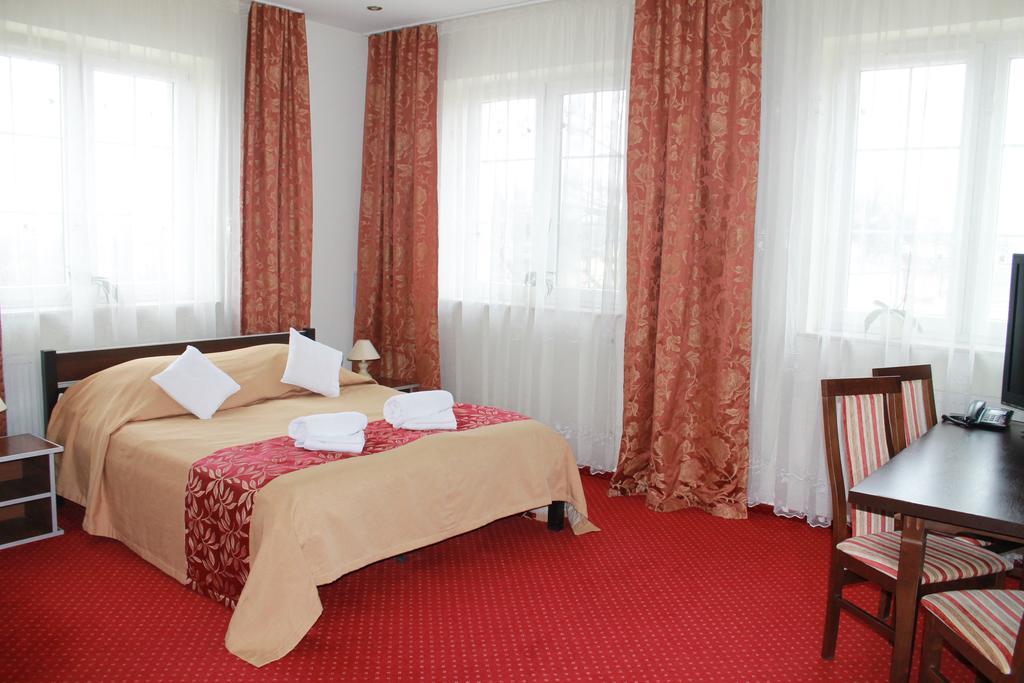 Hotel Kaprys Świdnik Exterior photo